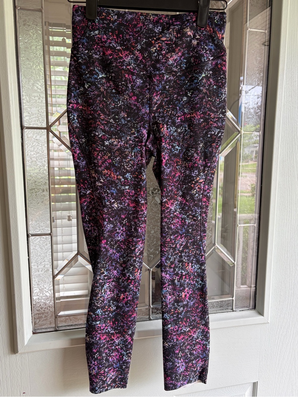 44. Size 4 LULULEMON Black Floral Patterned Base Pace Leggings
